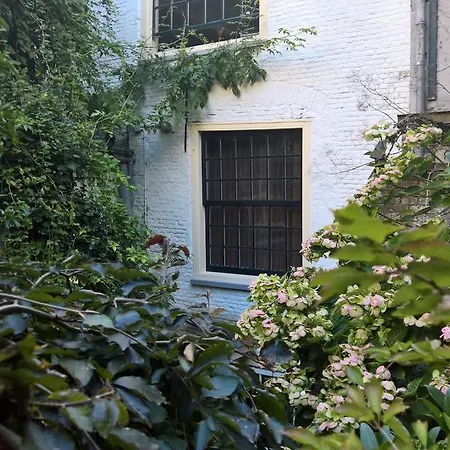St.pierre * Leiden